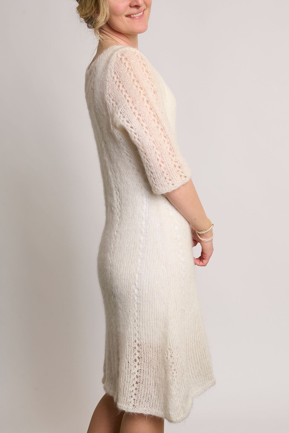 Sukienka z wzorem ażurowym