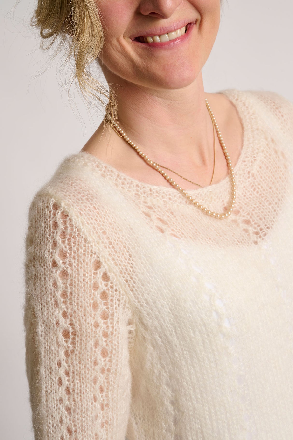 Sukienka z wzorem ażurowym