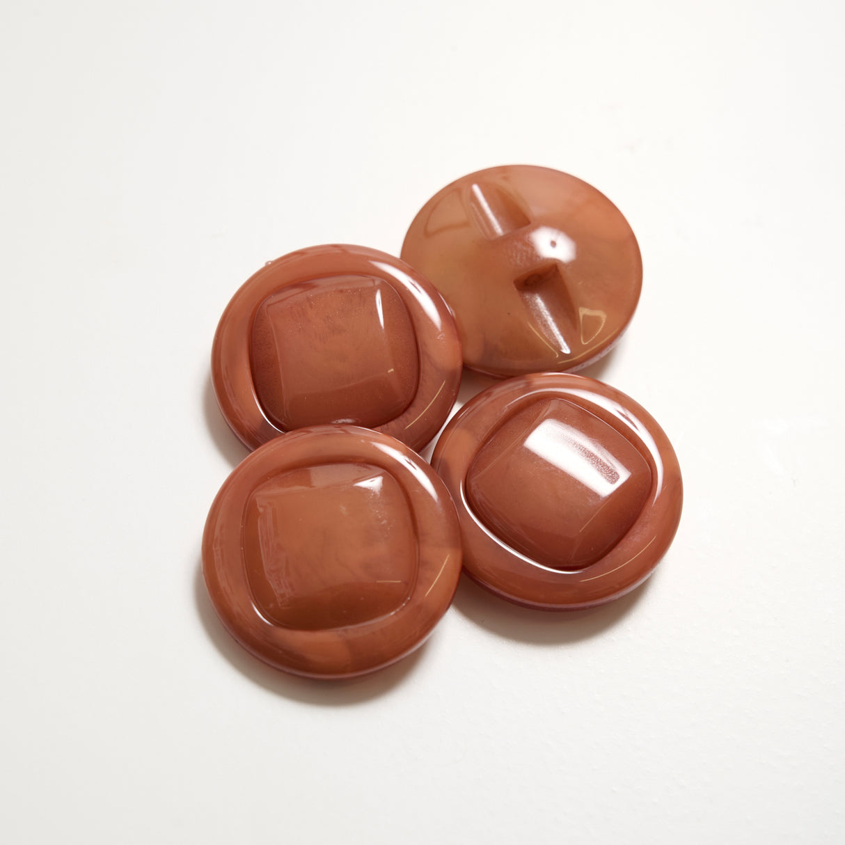 Mayflower Create, guziki z efektem perłowym 8 szt / 18 -28 mm różne kolory