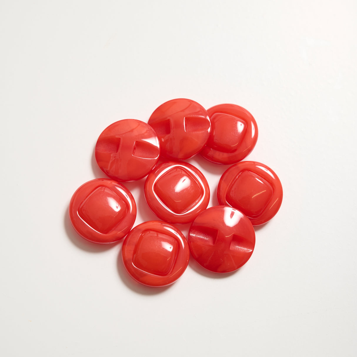 Mayflower Create, guziki z efektem perłowym 8 szt / 18 -28 mm różne kolory