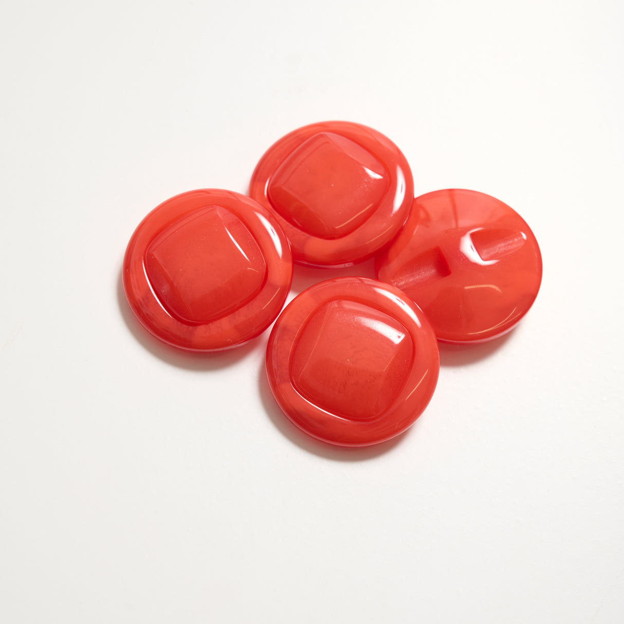 Mayflower Create, guziki z efektem perłowym 8 szt / 18 -28 mm różne kolory