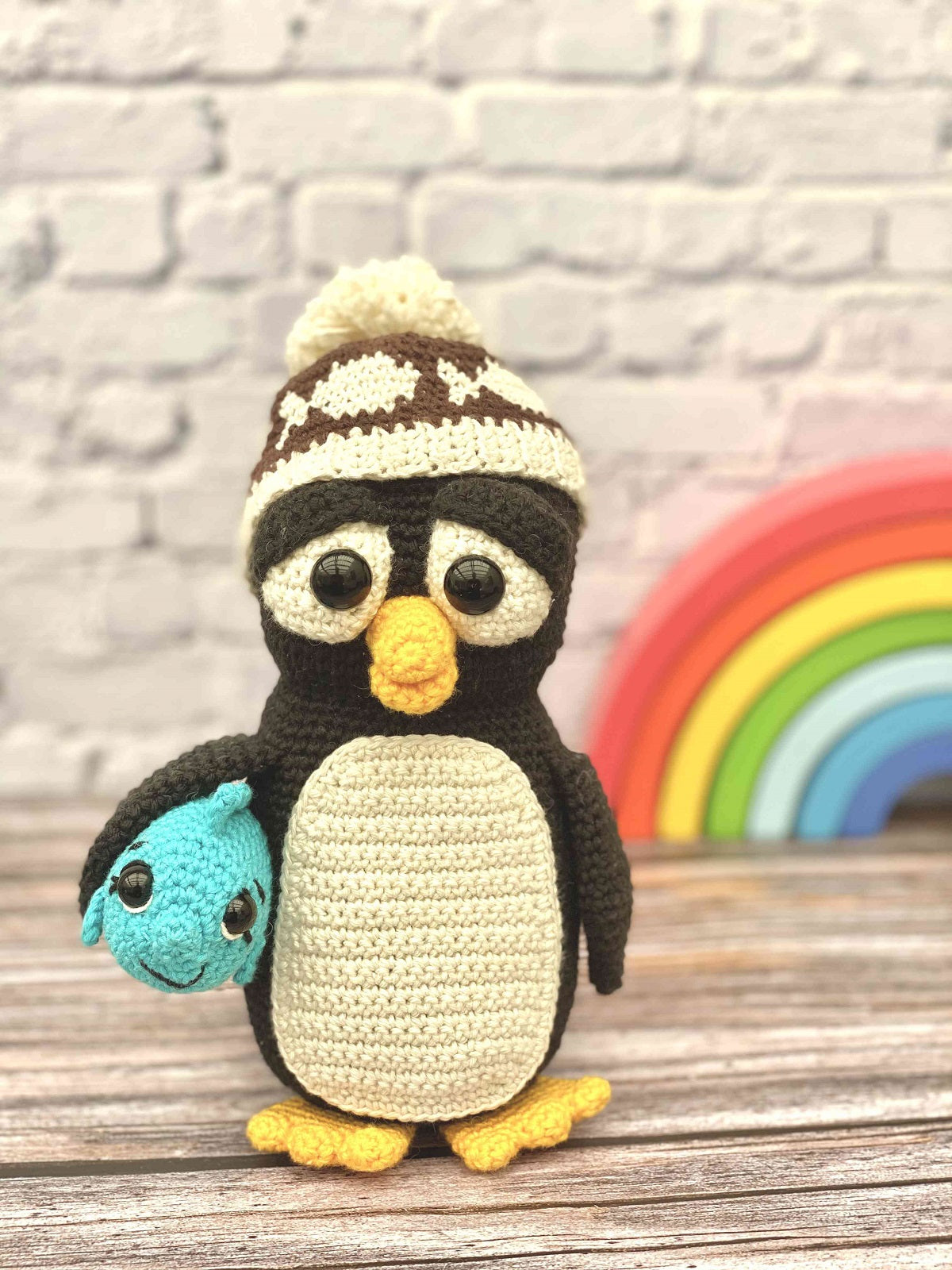 Pingwin Pedro z rybką