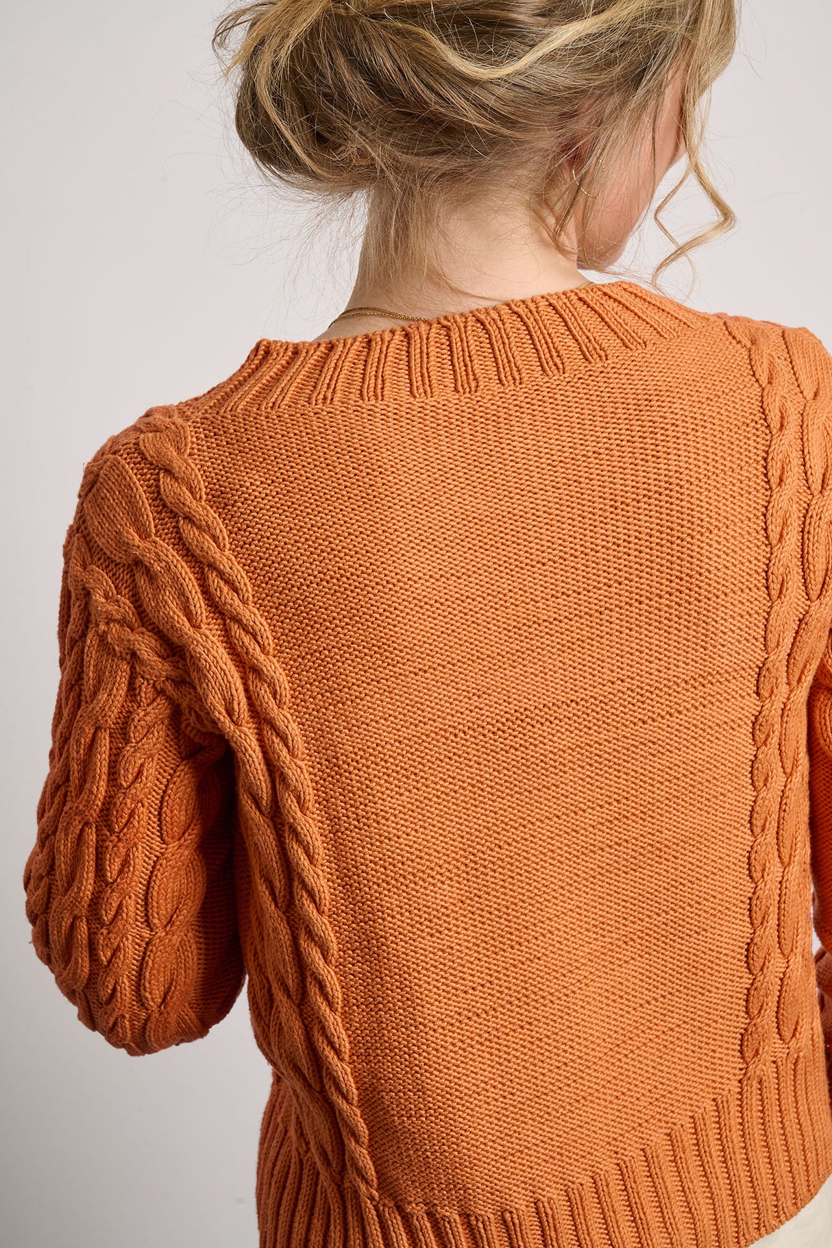 Sweter Hasmark wzór